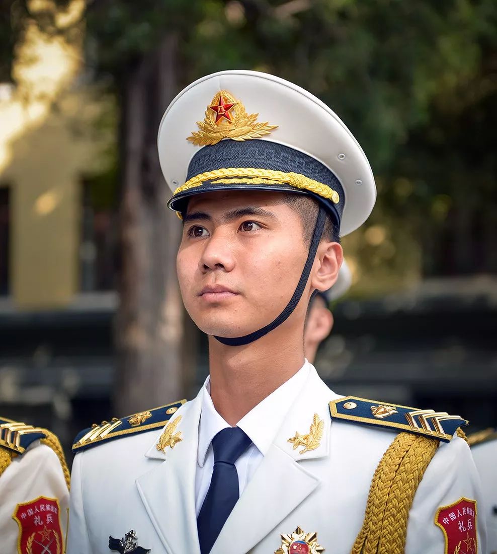 新春福利!高颜值兵哥哥军便装对比照大放送,速收藏