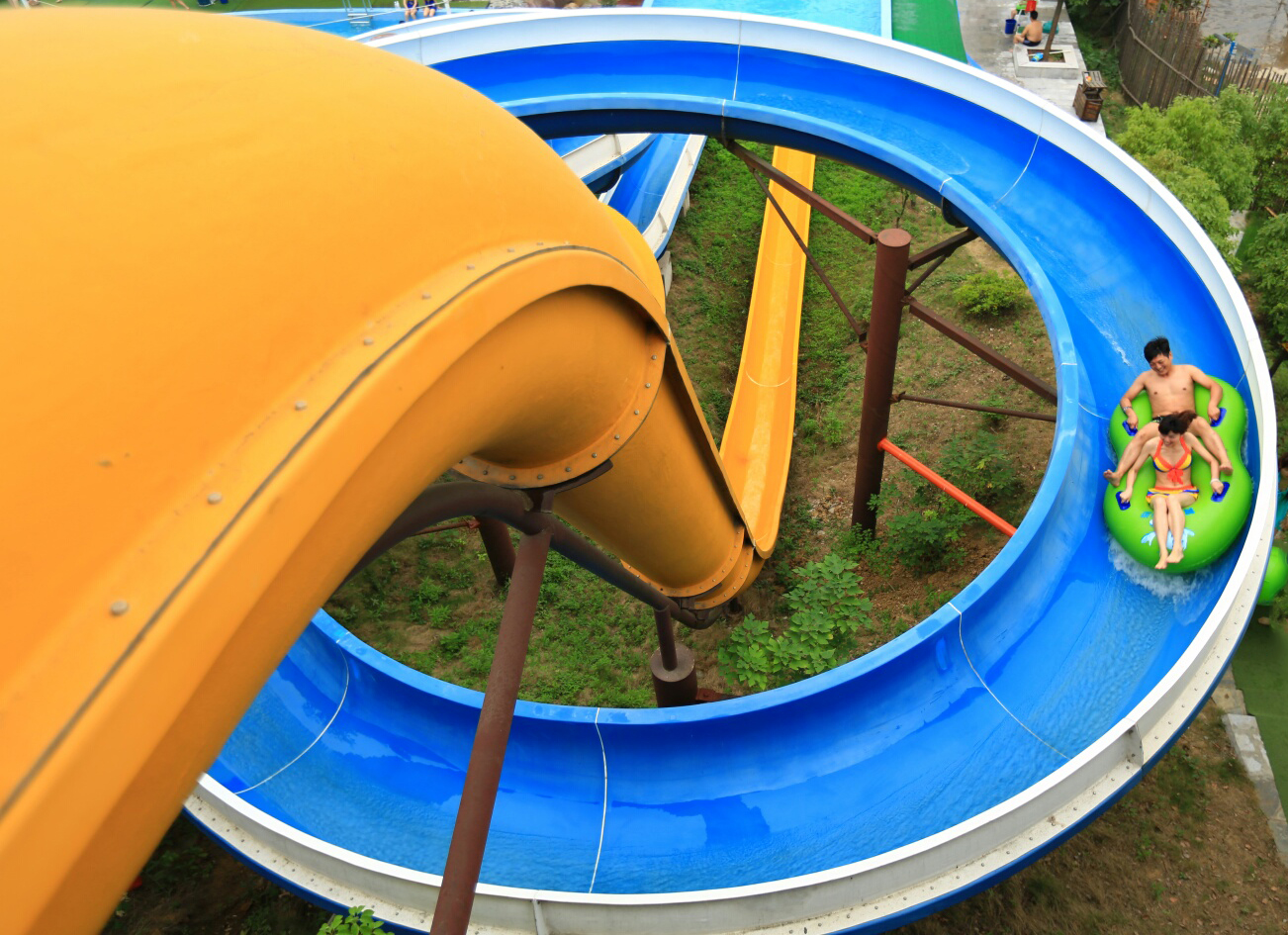 阿酋湾水上乐园激情来袭开启酷爽玩水季