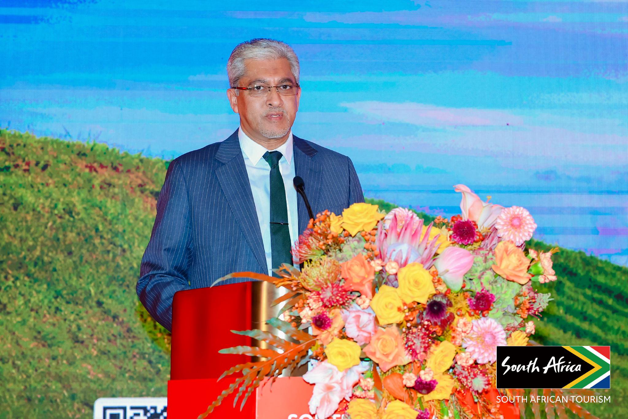 南非共和國駐華大使館臨時(shí)代辦巴仕迪先生