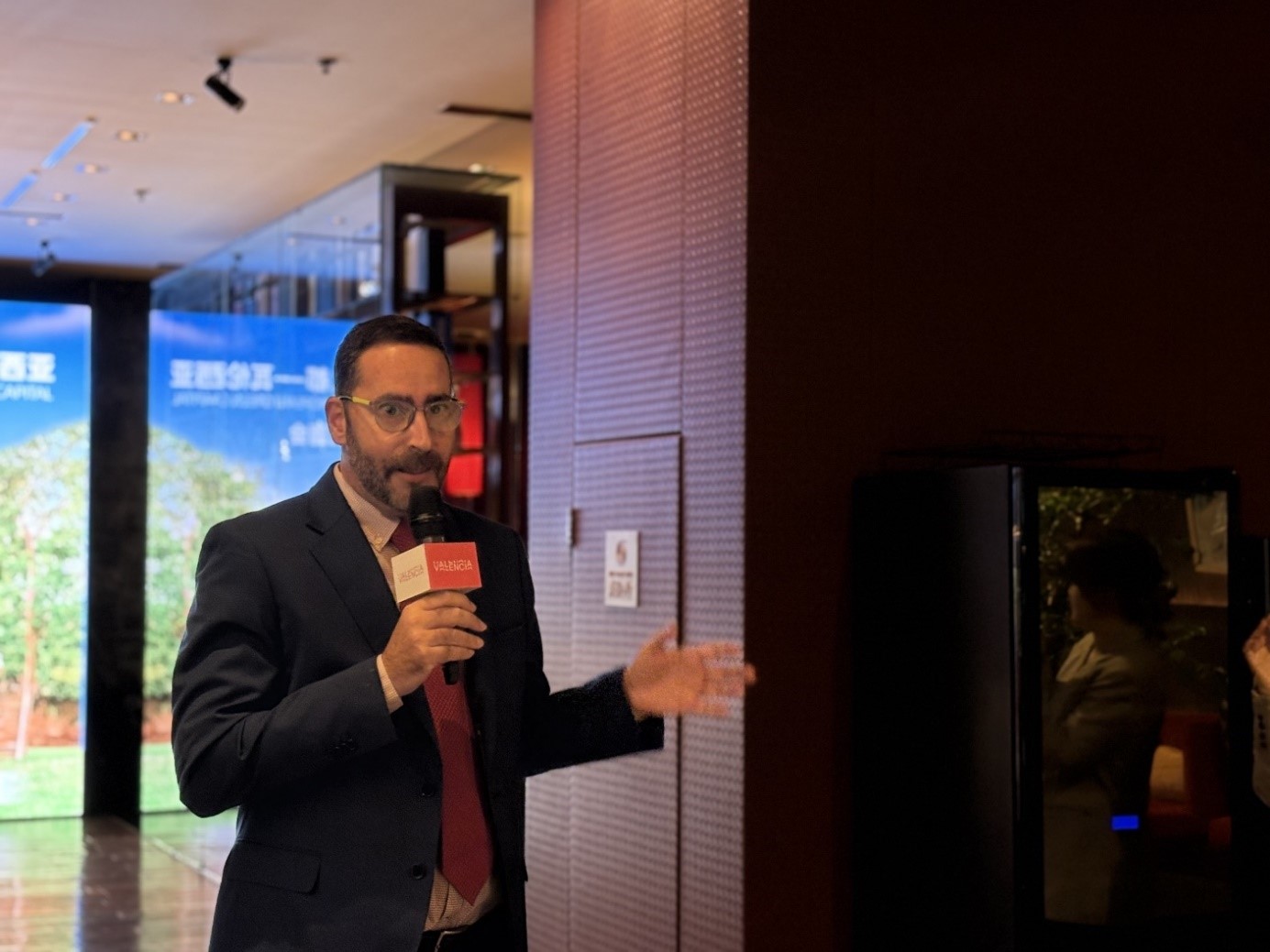 Miguel Angel Pérez先生介绍瓦伦西亚