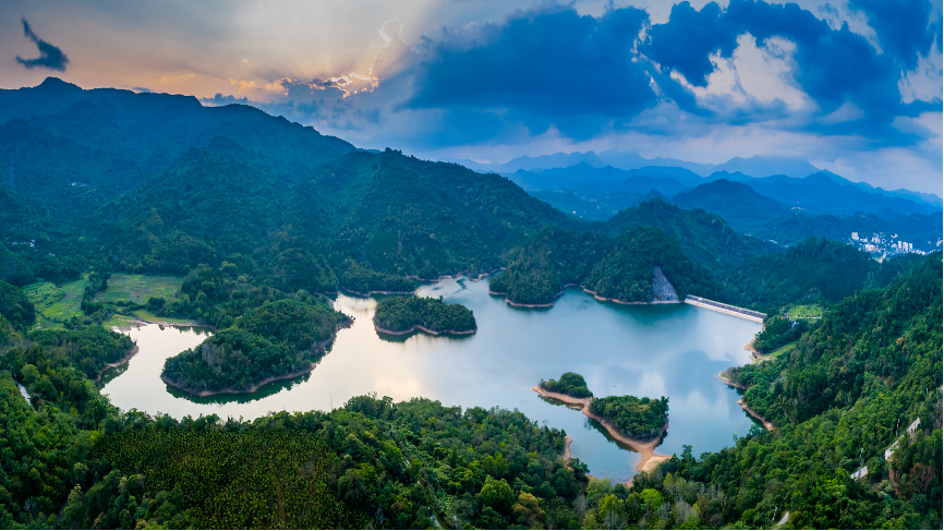 三月三琼中黎族苗族自治县专场旅游农产品推介周亮相京城