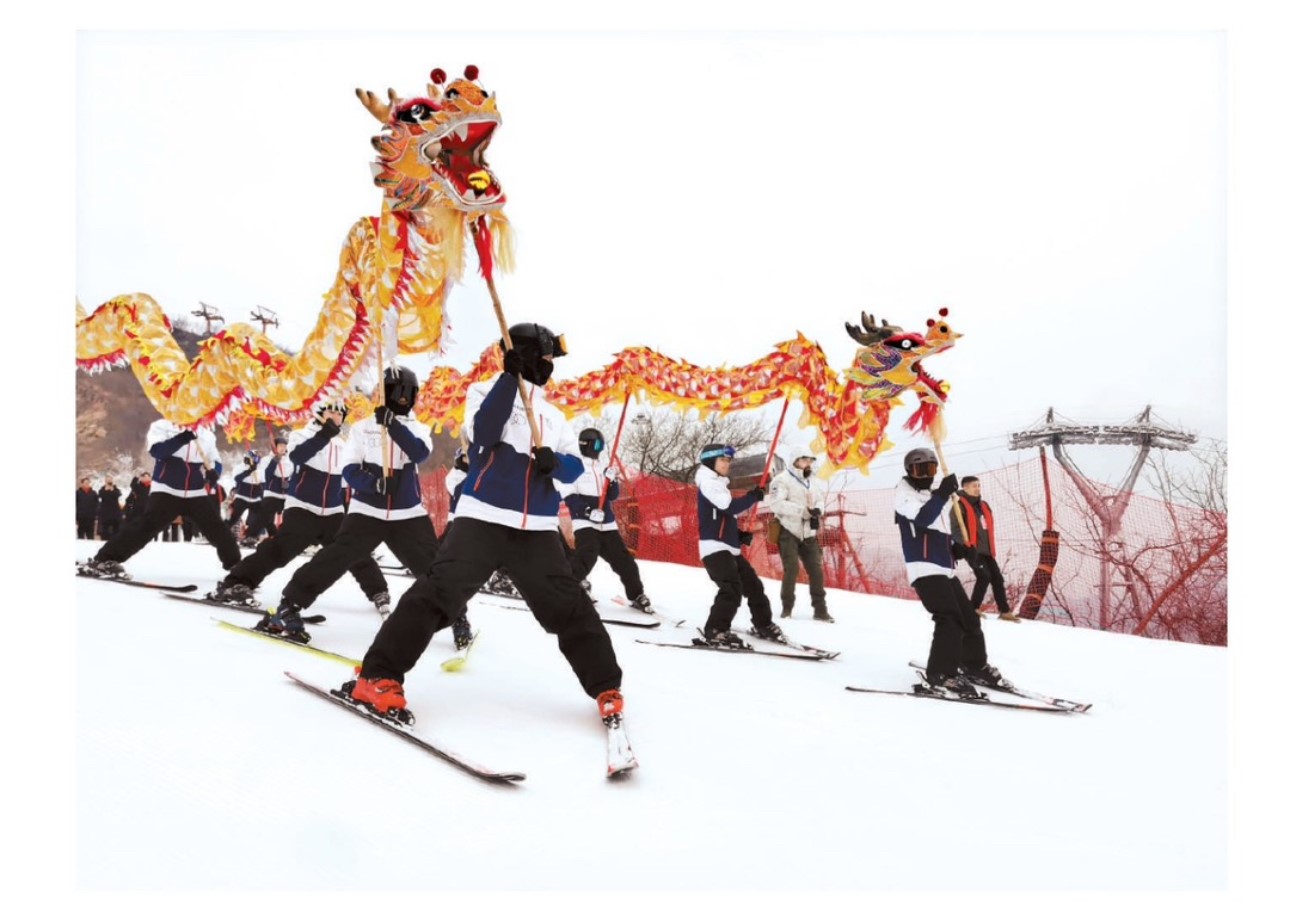 2024年懷北國際滑雪場雪上舞龍 資料圖