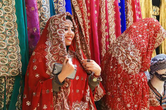 埃及街拍别样风情的头巾美女