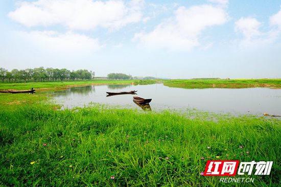 沅江市境内有浩江湖,蓼叶湖,下琼湖,上琼湖,石矶湖"五湖"点缀,湘,资