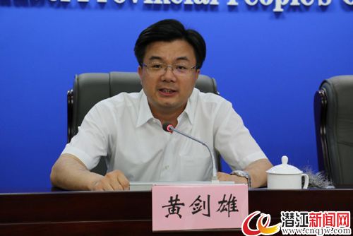 潜江市委副书记,市长黄剑雄