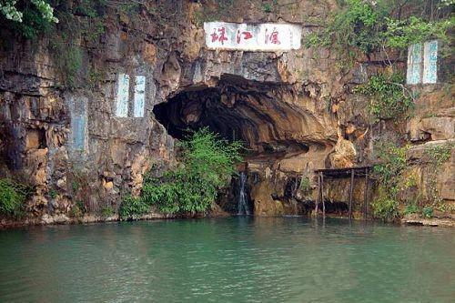 寻根探源,珠江源头虽然没有长江,黄河源头那样的冰川雪山供给水源,但