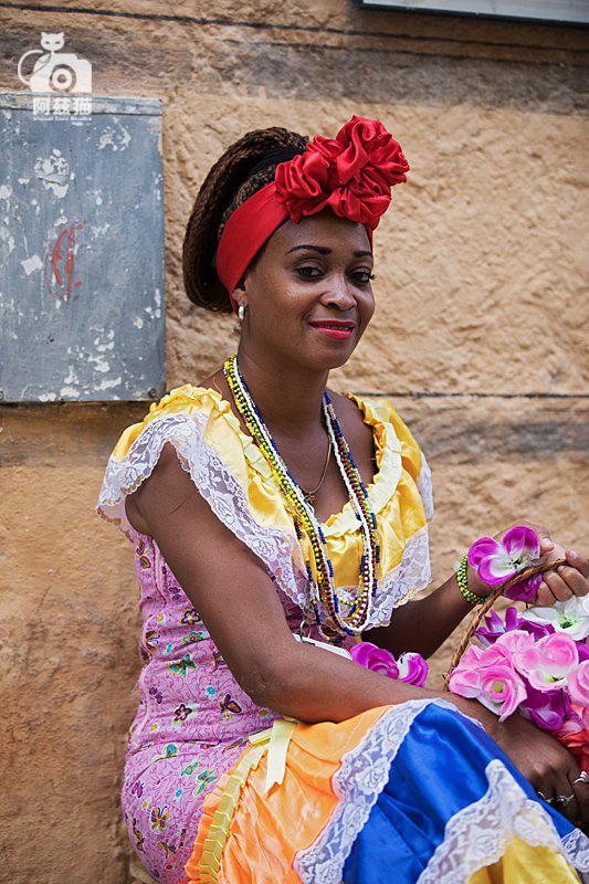 城虽破,但生活在里面的古巴人日子却过得有滋有味.