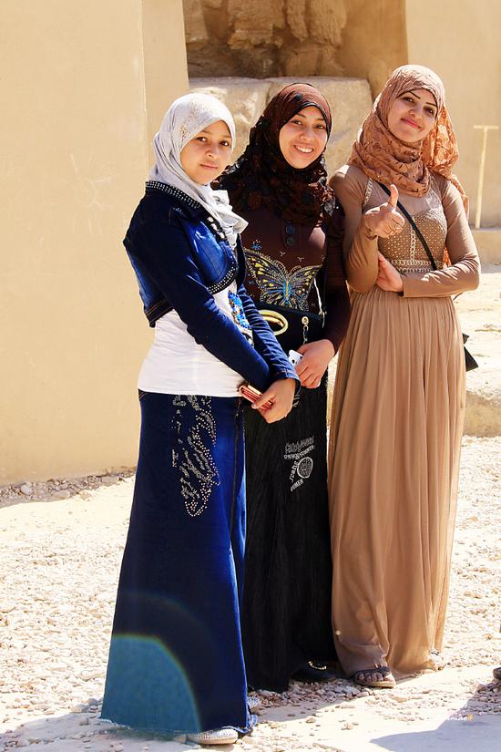 埃及街拍别样风情的头巾美女