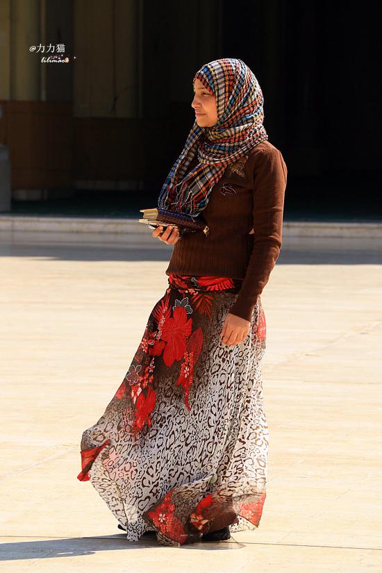 埃及街拍别样风情的头巾美女