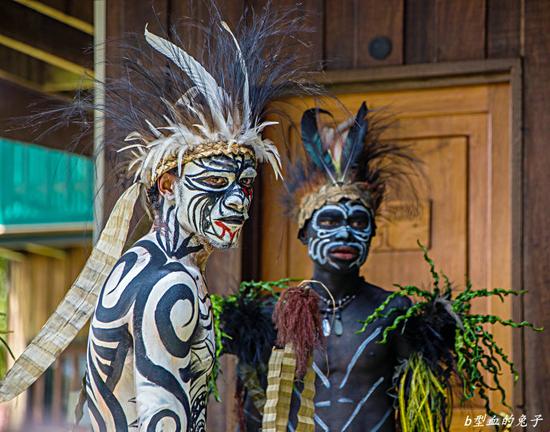 辣眼睛 食人族女人这样穿