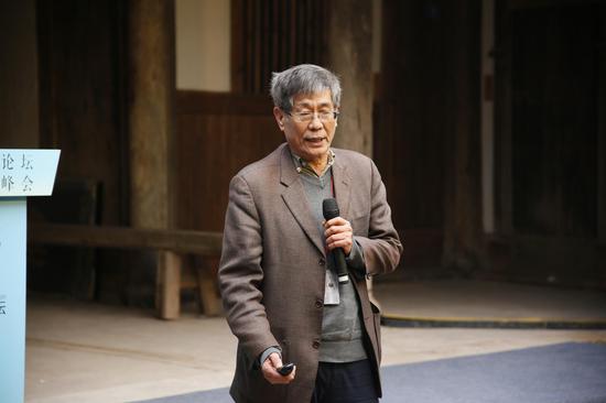 厦门大学民间历史文献研究中心主任郑振满发表演讲