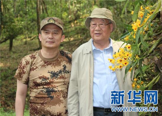 李文华在瑞丽市干邦亚野生石斛庄园