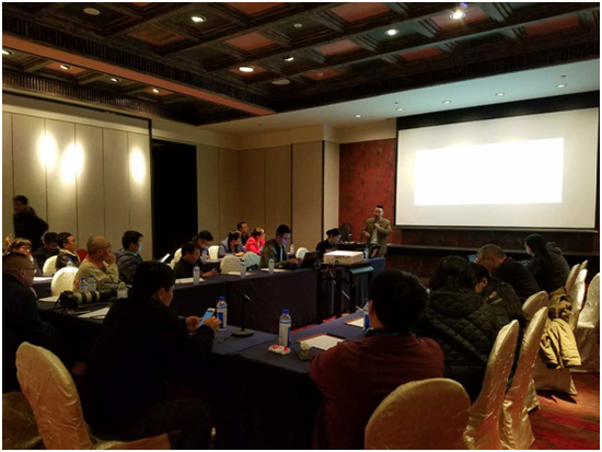 以分版块对话沙龙形式就论坛主题分享案列和项目,并分两组座谈