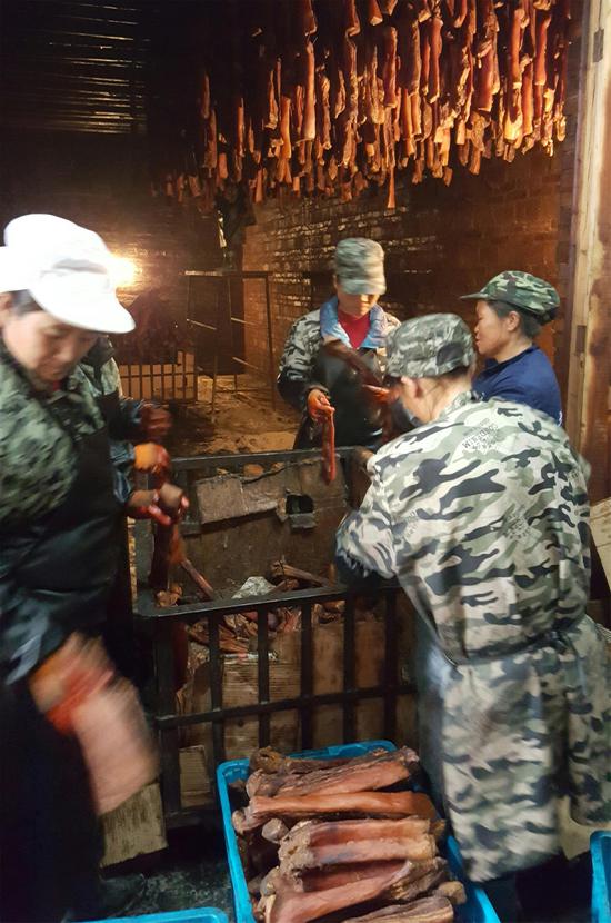 电子商务给湘西腊肉插上腾飞翅膀 湘西州将举办中国天猫首届腊味节
