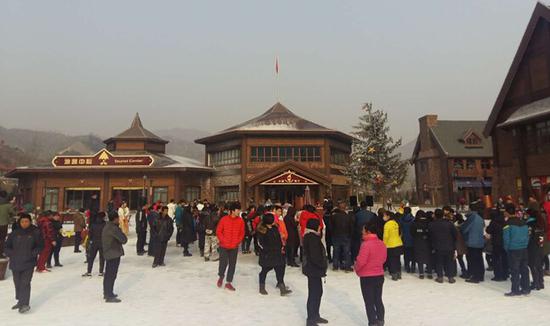 野三坡四季圣诞小镇滑雪场12月25日试营业