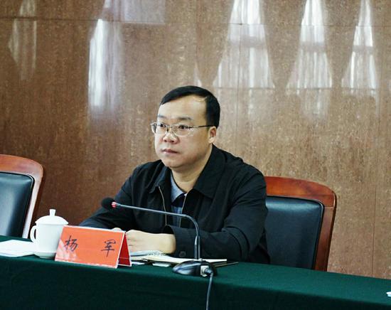 2月17日上午,保山市旅游工作会上,市长杨军强调:"人人都是旅游者,人人