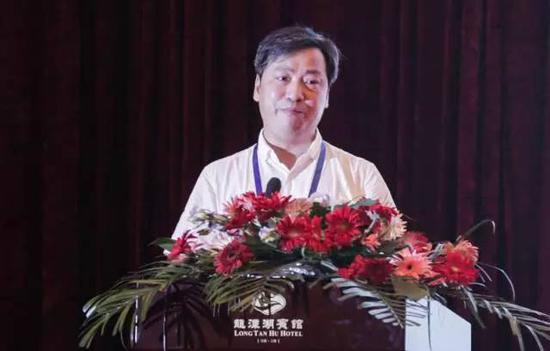 上饶市信州区委书记王其中为大会致欢迎词