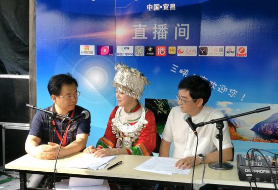 第八届中国长江三峡国际旅游节开幕专访作曲家平远