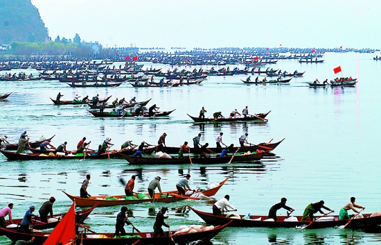 江川开渔节 图/春城晚报对于沿海渔民来说,处暑以后渔业收获的时节