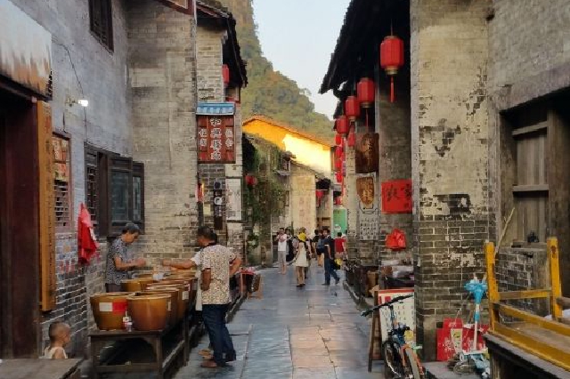 “今晚吃什么”给古村带来烟火气