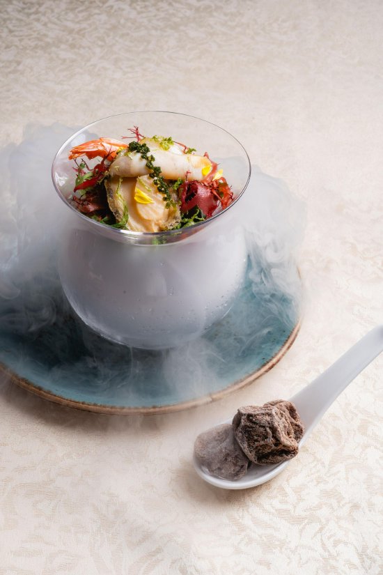 醉海鲜配海藻沙律及么凤话梅汁