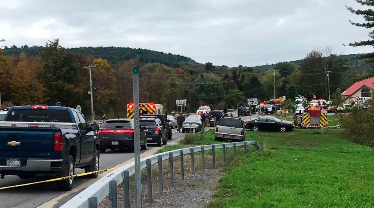 纽约街头婚礼豪车突发车祸 至少20人遇难