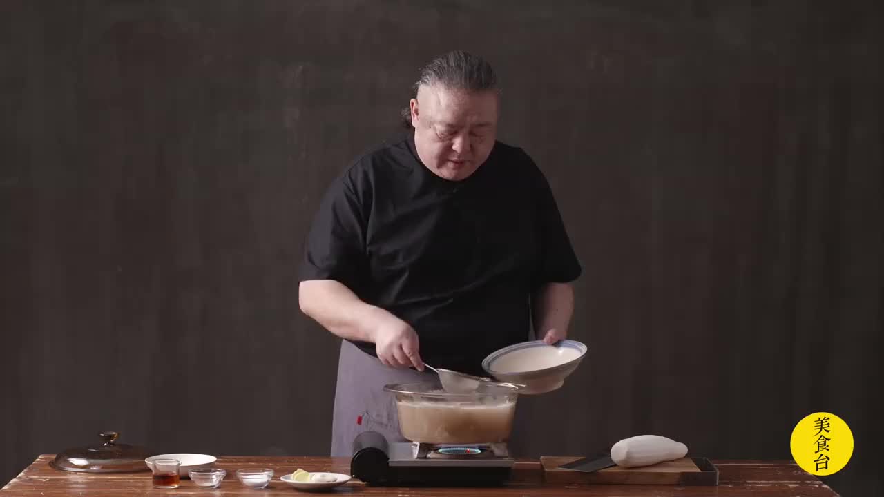 阿远做红焖羊蝎子,剁小块儿吃着过瘾,肉香脱骨,大冷天吃满足了