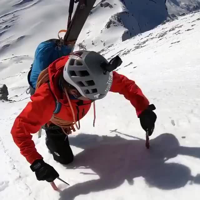 前珠峰科考队队长为登顶成功打call