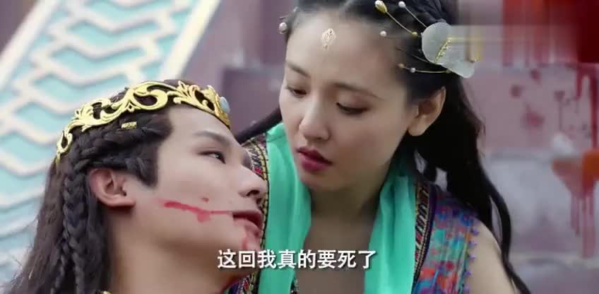 巴啦啦小魔仙:奥玛王子重伤倒地,哈莱王后终于哭出来了