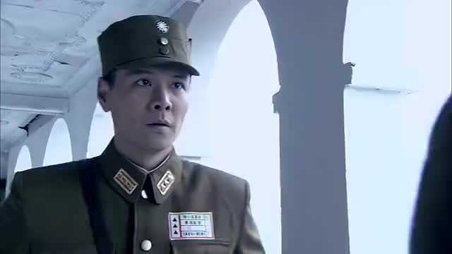 陈天放去司令部, 不料看到有个人很可疑,身上还有樱花刺青