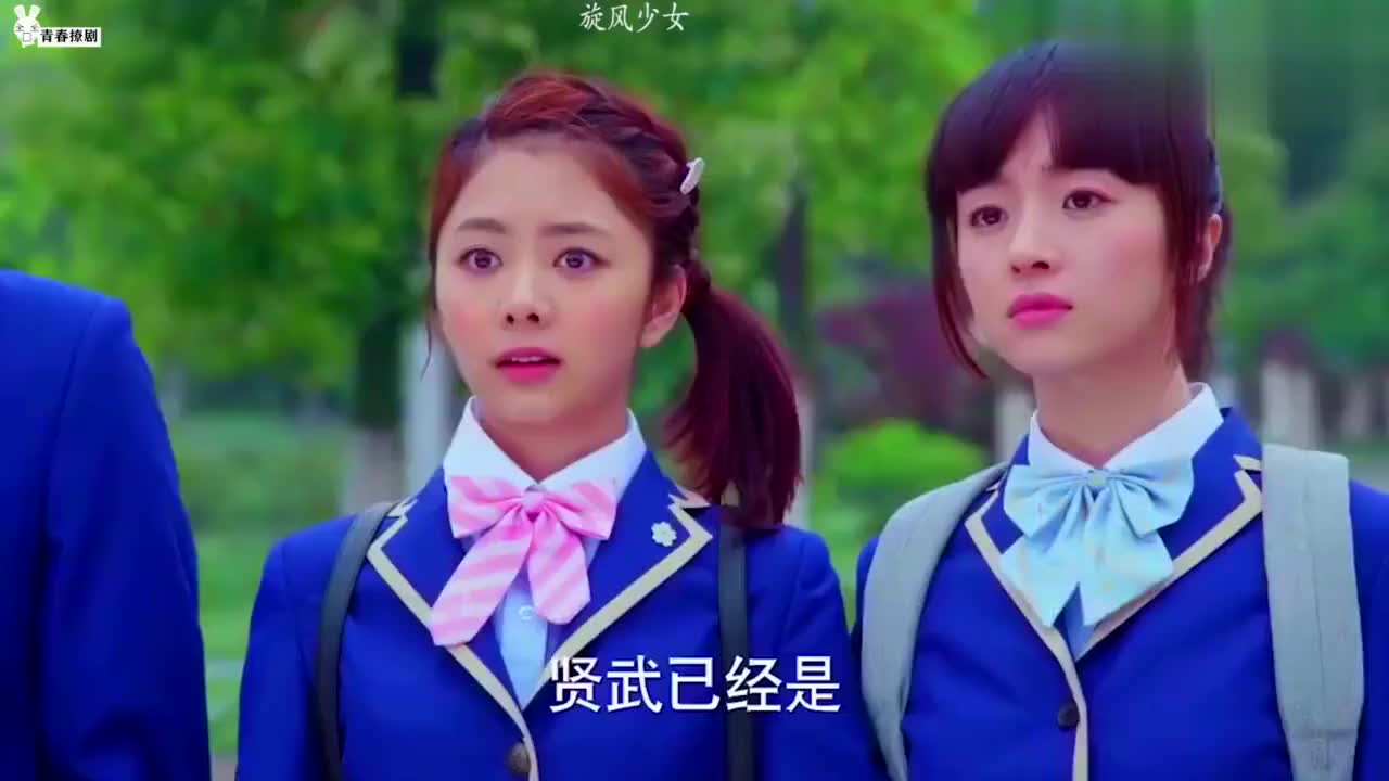 旋风少女:明星兄妹出国归来,被粉丝团团围住,真的是众星捧月啊