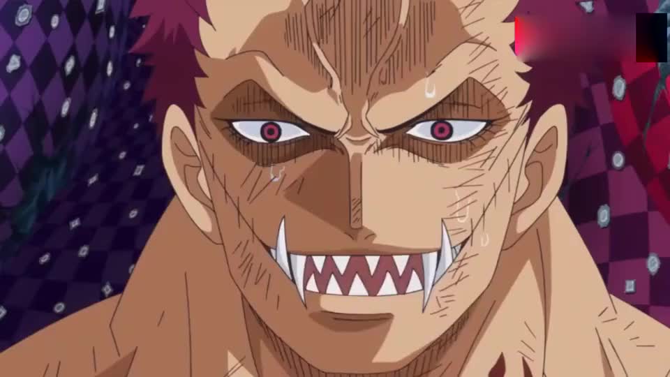 路飞四挡蛇人模式,一拳把卡塔库栗揍飞,卡塔库栗差点被刹住车