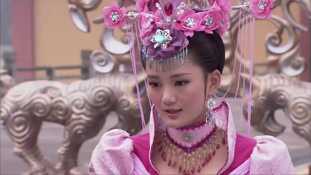 薛平贵和凌霄是最合适的王位继承人,结果丽娜为此和代战闹翻了