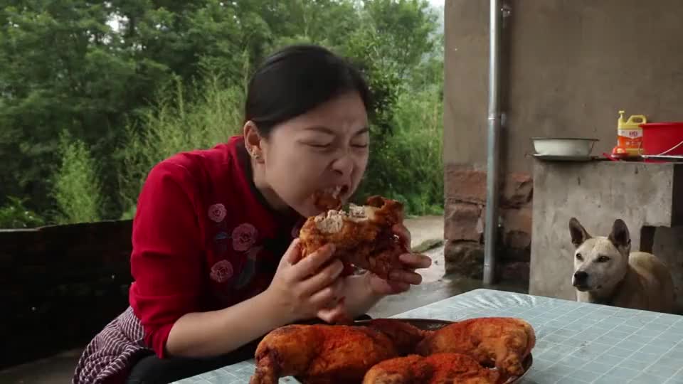 加鸡腿美女闯关我只想给摄像师疯狂加鸡腿男生女生向前冲