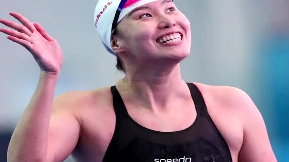 sd1087:莎夏班克斯对着妮琪克洛斯一记膝击 成功扭转前期的颓势