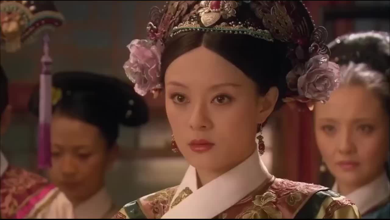 雍正跟安陵容的孩子没了,却对着甄嬛委屈巴巴的