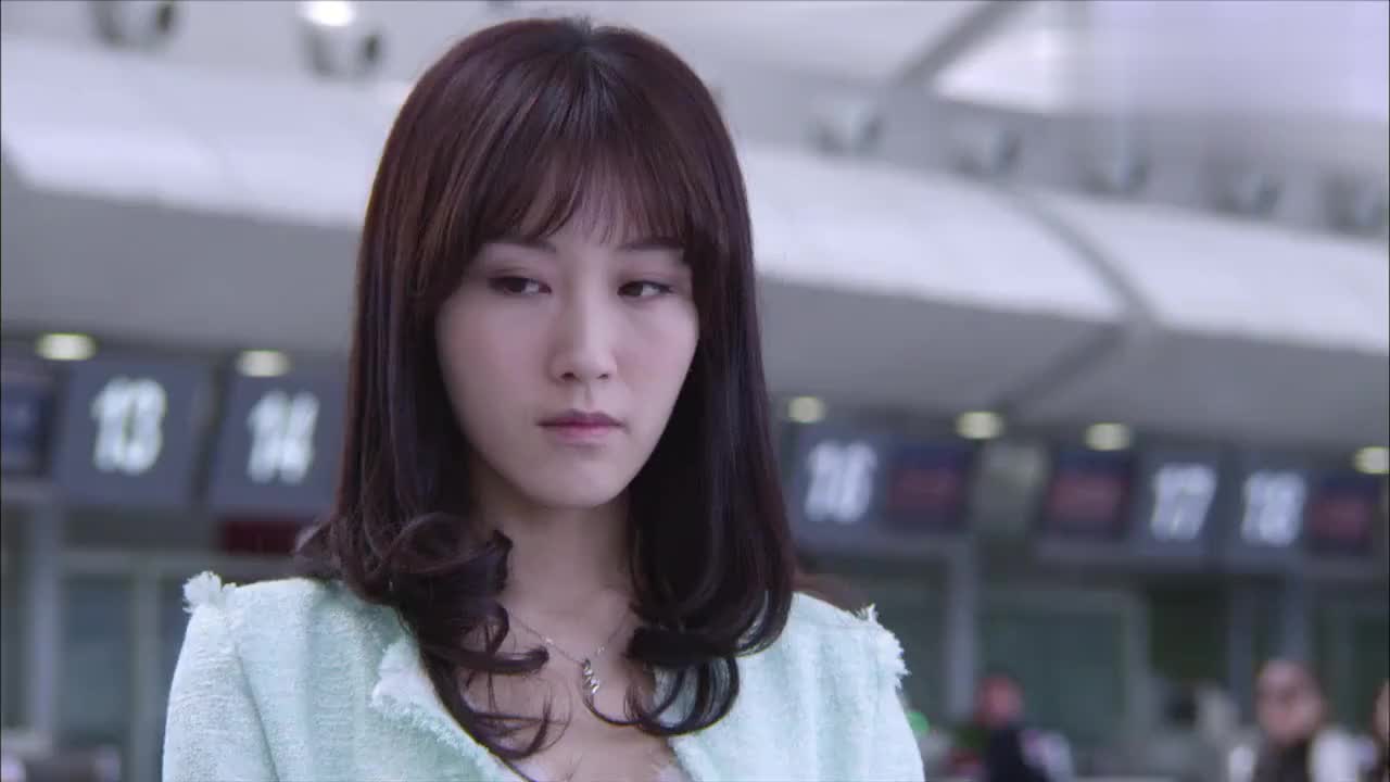 千金归来:宋智豪安排赵真真出国,不料赵真真转身走出了机场