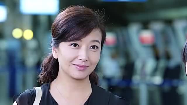 农村小英子:英子在家闲不住,想去菜地里锻炼身体,增加胃口