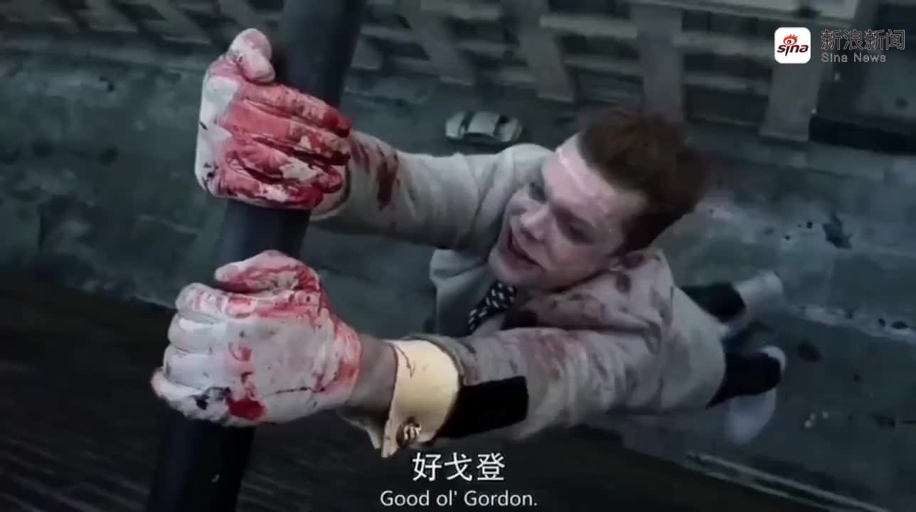 小丑杰罗姆坠楼,哥哥杰罗麦代替弟弟上阵.《哥谭》