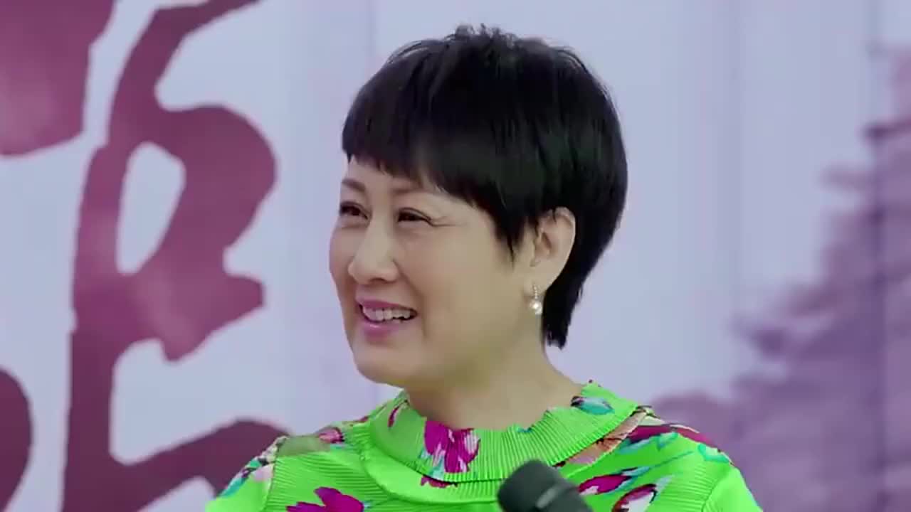好剧:穷小子半路救美女,耽误工作被开除,怎料美女爸爸是总裁