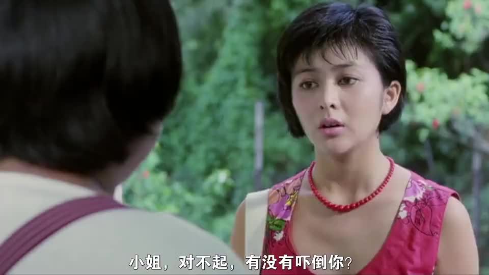 关之琳拜访五福星的房子,兄弟们跟打了鸡血一样热烈欢迎