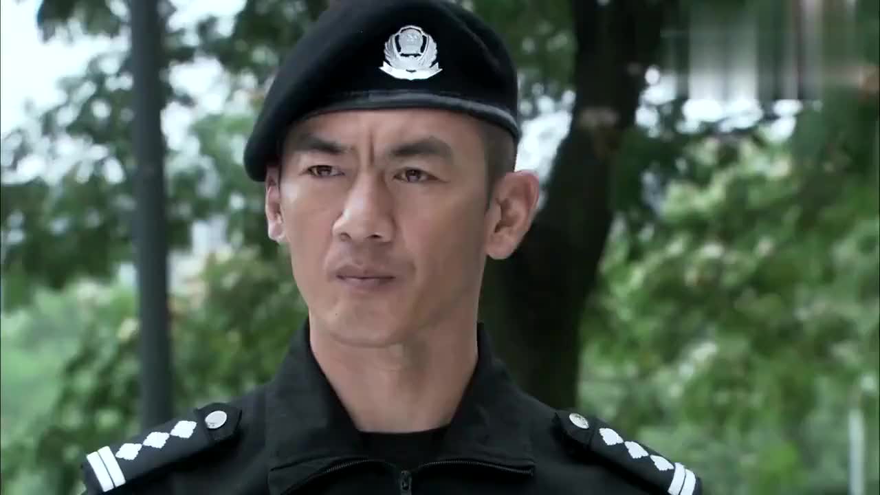 特警力量:莎莎不愧是特警队长的女儿,面对歹徒毫不畏惧