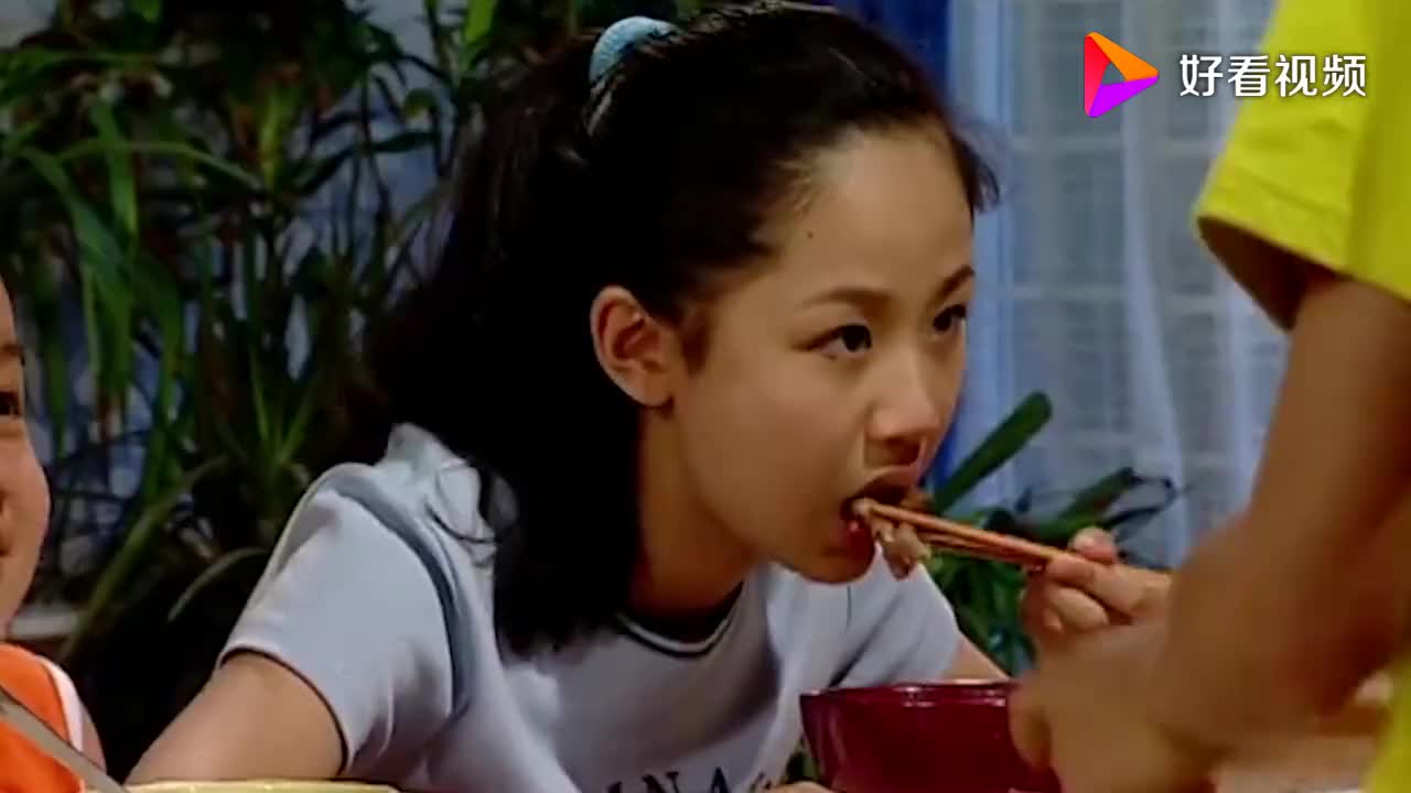 老爸回家:杨紫喝酒遭家人数落,心里不高兴离饭桌,真是青春期