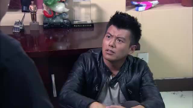 暗警:毒枭被警察围剿,生死关头老大选择保马仔,供出最大毒枭