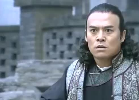 打狗棍:那图鲁把刀扔出去,一下子扎进了这个人的眼里,太厉害了