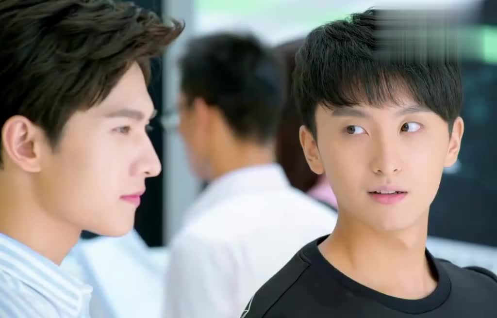 愚公谈论校花排行,肖奈一脸宠溺看着微微:系花挺好!