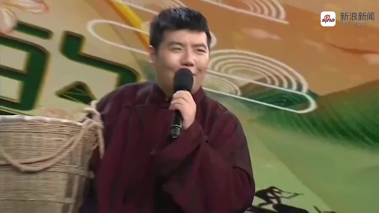 相声《现场咨询》:常佩业贾承博配合默契,暗讽意味十足