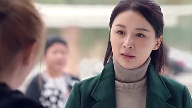 春暖花又开:大壮给窗花吹眼睛,被安梅看见了