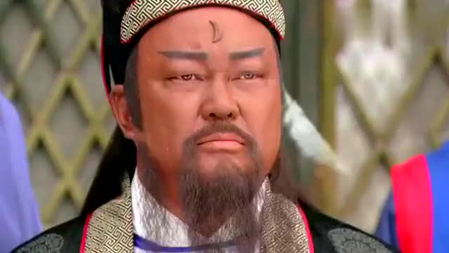 男子假扮展昭刺杀,却没想到包拯是乌龟精假扮