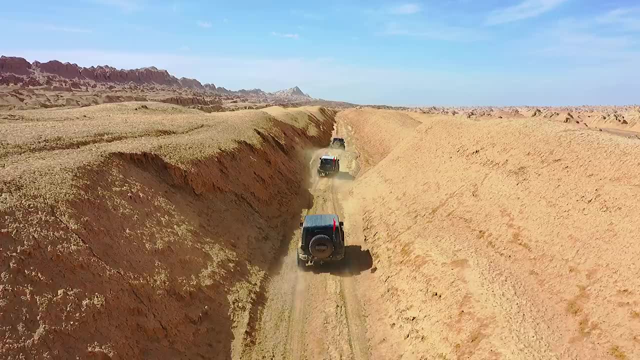 罗布泊气眼竟如此恐怖,瞬间吞掉一辆车,探险者带你走进无人区